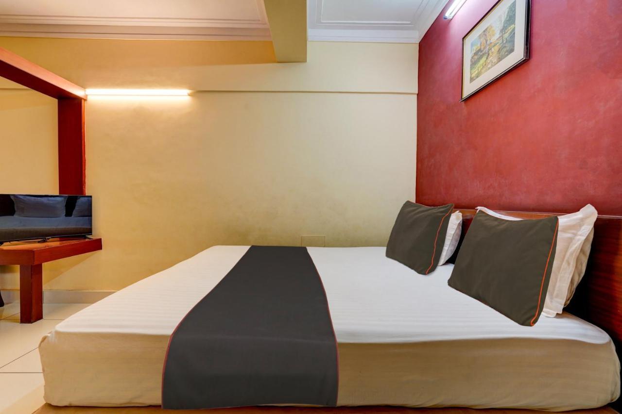 Oyo Flagship Hotel Kvc Holiday Inn ไมซอร์ ภายนอก รูปภาพ